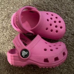 Pink Classic Clog Crocs. Toddler size 4 (C4).